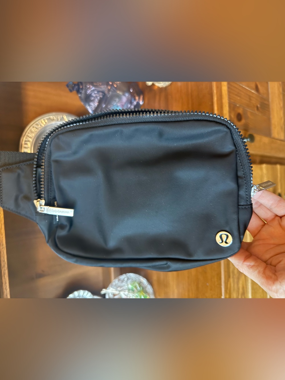 lululemon athletica Black Crossbody Belt Bag- 2 liter - EUC